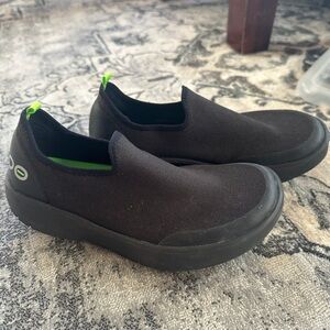 WOMEN'S OOMG EEZEE LOW SHOE - BLACK